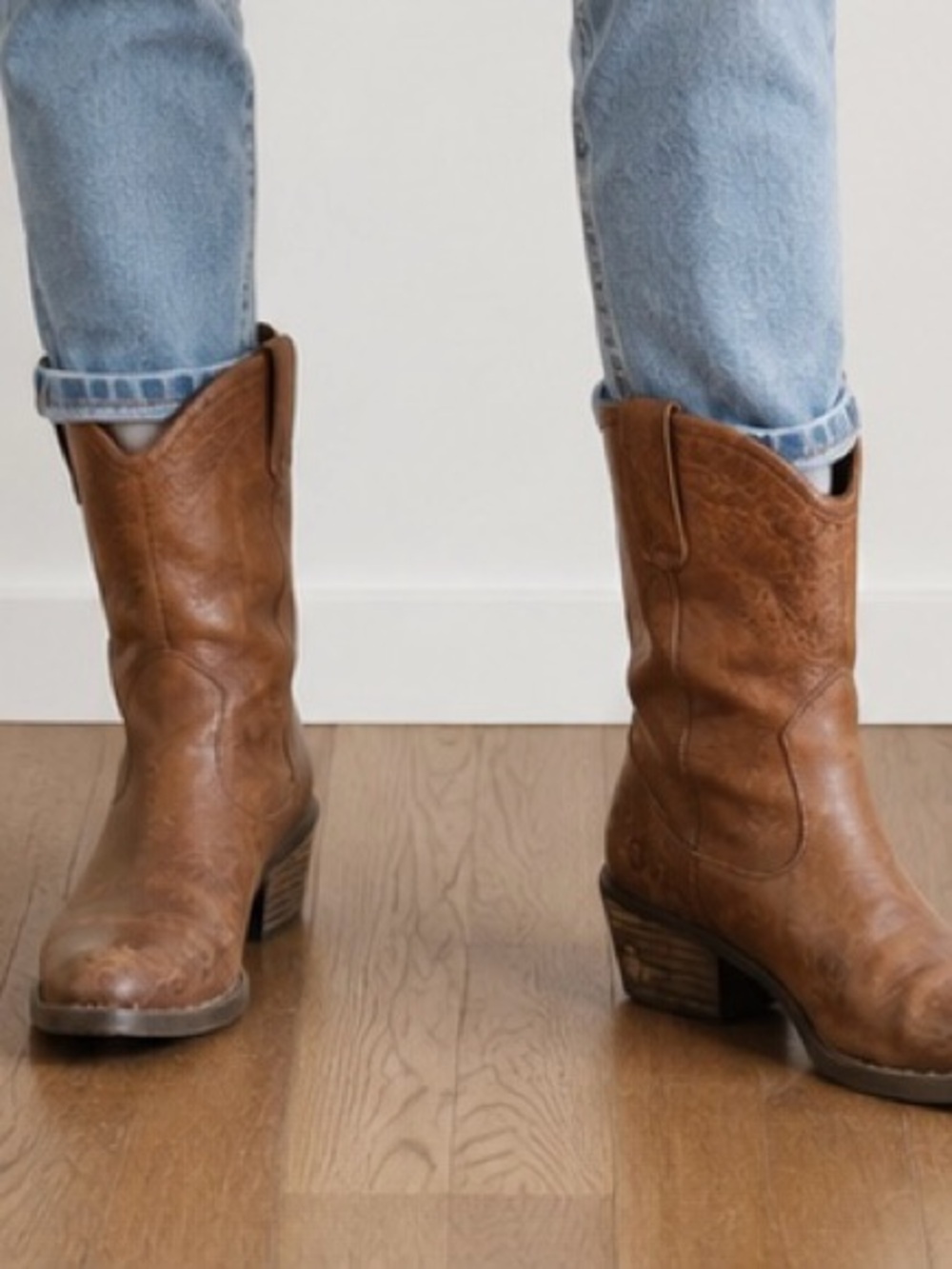 Born Leather Brown Ankle Western Cowboy Boots Side Zip Women’s Size 8.5